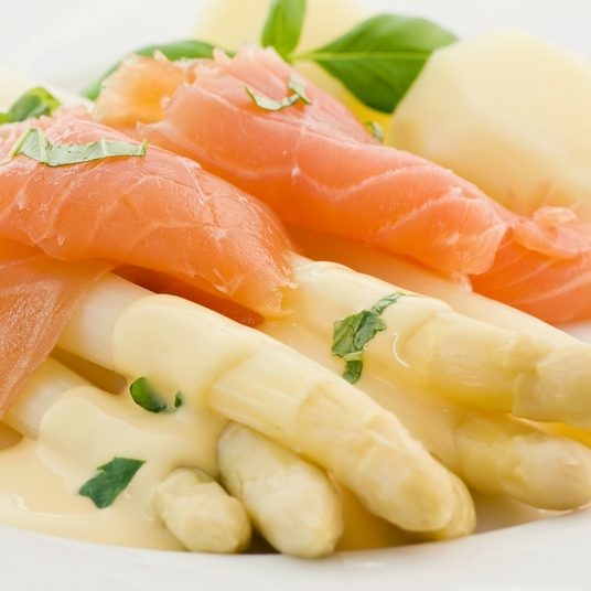 Asperges met gerookte zalm asperges met gerookte zalm