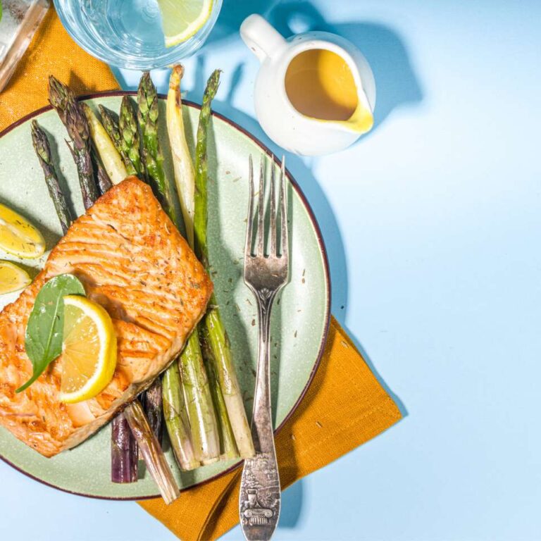 groene asperge met zalm Zalm en groene asperges