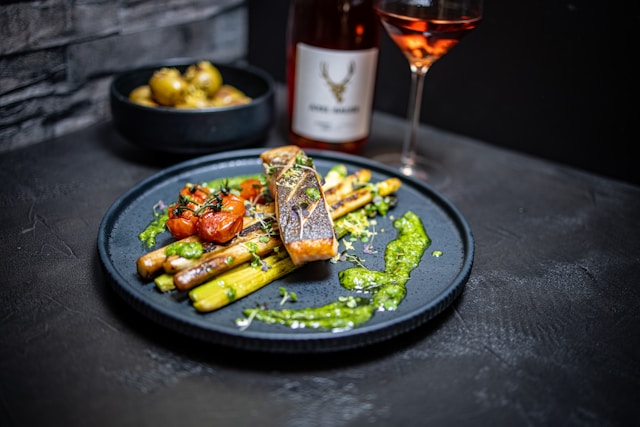 Zo serveer je asperges tijdens een stijlvol zakelijk diner